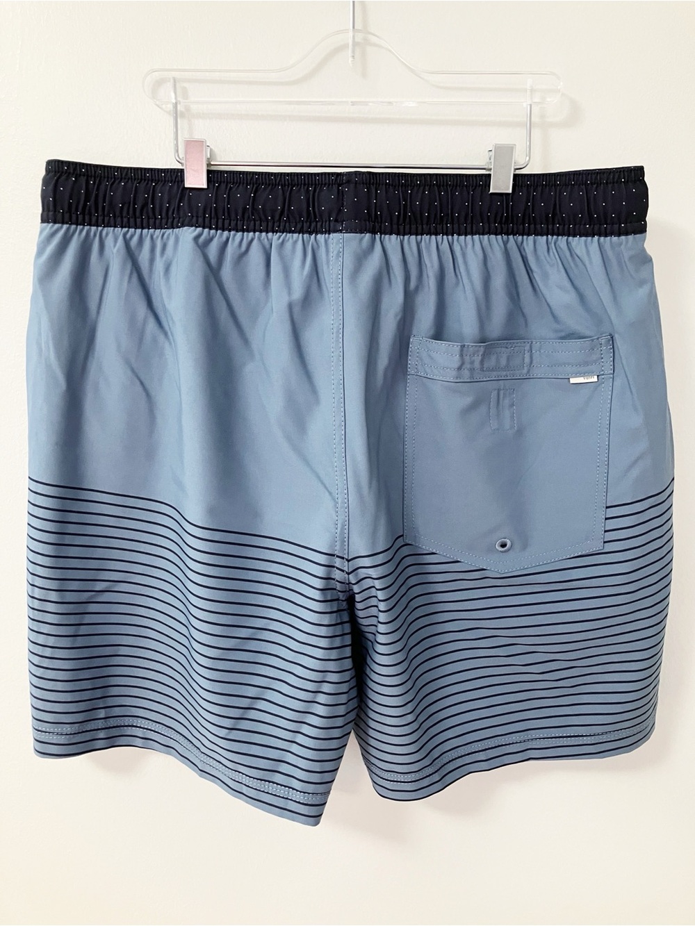 Vuori | Blue Kore Shade Stripe Shorts M Athletic Gym Running Summer Workout - Picture 2 of 6